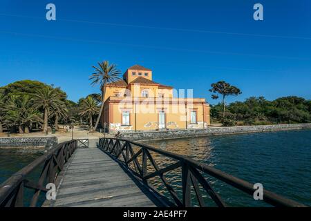 Ostrichina - 1817 Park de Casina Vanvitelliana, pavillon de chasse royal,1764 par Luigi Vanvitelli, lac Fusaro, Bacoli, Pozzuoli, Naples, Campanie, Italie, Banque D'Images