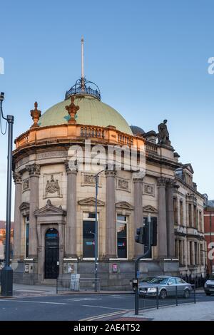 LEEDS, Angleterre-Août 06, 2014 : Le Prince Noir est un pub avec une ambiance froide dans le centre-ville de Leeds. Banque D'Images