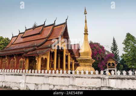 Wat Sibounheuang, Luang Prabang, Laos, Asie. Banque D'Images