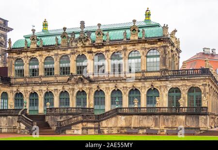 Dresdner Baroque galerie Zwinger abritant la galerie des vieux maîtres Dresde Saxe Allemagne. Banque D'Images