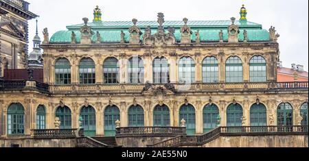 Dresdner Baroque galerie Zwinger abritant la galerie des vieux maîtres Dresde Saxe Allemagne. Banque D'Images