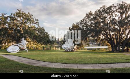 ORLANDO, FLORIDE : NOV 21, 2019 : Mennello Museum of American Art Sculpture Garden au coucher du soleil. Banque D'Images