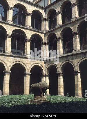 Un patio. Emplacement : MUSEO DE SAN TELMO. SAN SEBASTIAN. Guipuzcoa. L'ESPAGNE. Banque D'Images