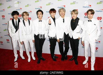 INGLEWOOD, CALIFORNIE - 06 DÉCEMBRE : BTS - Jin, Suga, J-L'Espoir, RM, Jimin, V et Jungkook assister à 102.7 KIIS FM's Jingle Ball 2019 lors du Forum le 6 décembre 2019 à Los Angeles, Californie. Photo : CraSH/imageSPACE/MediaPunch Banque D'Images