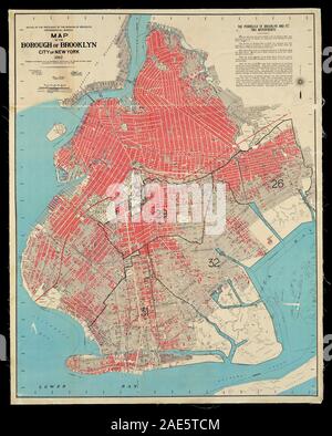 Brooklyn, un quartier de New York City. Une reproduction restaurée d'une carte de 1912 montrant les zones encombrées (densité de population) en rouge. Banque D'Images