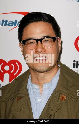 INGLEWOOD, CA - 06 DÉCEMBRE : Randall Park assiste à la radio KIIS 102.7 FM Jingle Ball 2019 présentée par Capital One au Forum le 06 décembre 2019 à Inglewood, Californie. Photo : CraSH/imageSPACE/MediaPunch Banque D'Images