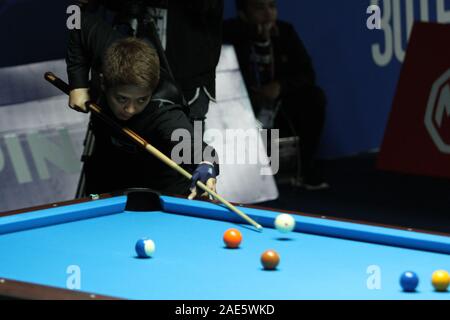 Manille, Philippines. 06 Dec, 2019. Amit et Chezka Rubielyn Centeno, tant en provenance des Philippines, meilleur leur opponets, Maung Thandar et Aung un Mi qui sont tous deux originaires du Myanmar, pour mettre en place une finale dans l'Elitzur Women's 10-ball tournoi lors de la 30e Jeux d'Asie du Sud Est. (Photo par Dennis Jerome Acosta/Pacific Press) Credit : Pacific Press Agency/Alamy Live News Banque D'Images