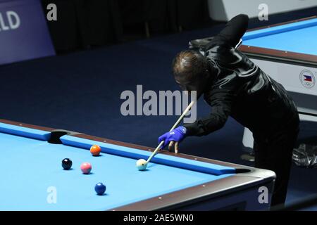 Manille, Philippines. 06 Dec, 2019. Dennis Orcollo des Philippines a défait Duong Hoang Quoc Vietnam de 9 à 5 casiers à l'avance pour les demi-finales de la 10-ball tournoi hommes dans la 30e Jeux d'Asie du Sud Est. (Photo par Dennis Jerome Acosta/Pacific Press) Credit : Pacific Press Agency/Alamy Live News Banque D'Images