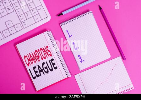 Mot écrire un texte de la Ligue des Champions. Photo d'affaires mettant en compétition de football annuelle de chaque pays en Europe écrit équipements et ordinateur Banque D'Images