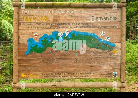 La carte à l'entrée de Parc National Naturel de Tayrona près de Santa Marta en Colombie. Banque D'Images