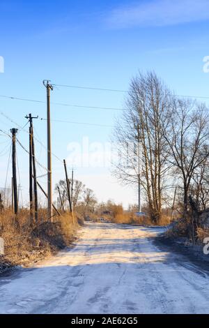 Petite route de campagne en hiver vue Jour Banque D'Images