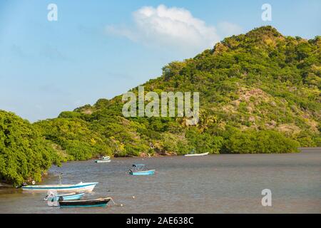 Paysage côtier à Rocky Point sur l'île de Providencia, COLOMBIE Banque D'Images