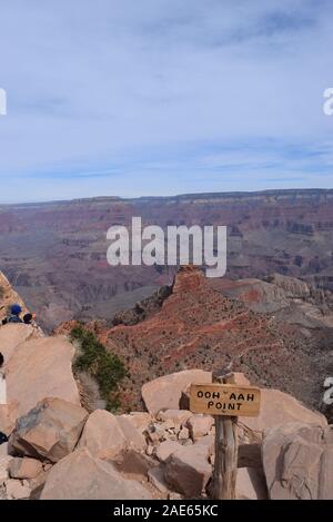 Ooh ! Aah ! Point sur la South Kaibab trail avec squelette Point et le Grand Canyon dans l'arrière-plan Banque D'Images