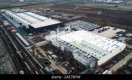 Vue aérienne de l'Gigafactory 3 Tesla dans Lingang, Shanghai, Chine, le 7 décembre 2019. Banque D'Images