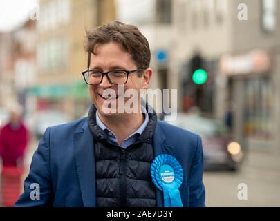 Brentwood Essex UK, 7 décembre 2019 Campagne électorale générale - Alex Burghart, parlementaire conservateur candidat à Brentwood et Ongar illustré, sur la campagne électorale dans la région de Brentwood Essex Crédit britannique Ian DavidsonAlamy Live News Banque D'Images