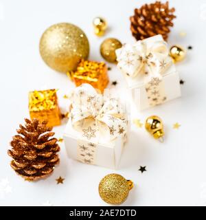 Pack complet d'argent et d'opaque or boules de Noël Banque D'Images