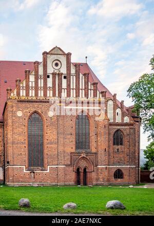 Église Gothique De Brique St Stephens Dans L'Historique Altstadt Tangermünde Saxe-Anhalt Allemagne. Banque D'Images