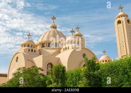 Eglise orthodoxe copte à Charm el-Cheikh, en Egypte. L'église All Saints. Concept de la juste foi. Banque D'Images