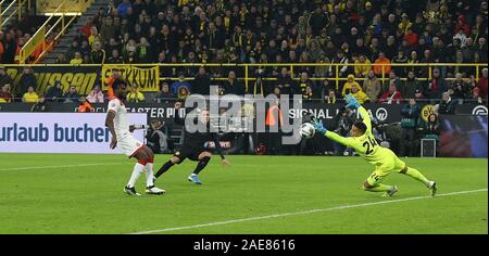 Dortmund, Allemagne. 07Th Dec 2019. firo : 07.12.2019, football, 1.Bundesliga, la saison 2019/2020, BVB, Borussia Dortmund - Fortuna Düsseldorf à objectif 2 : 0 par risque, BVB | Conditions de crédit dans le monde entier : dpa/Alamy Live News Banque D'Images