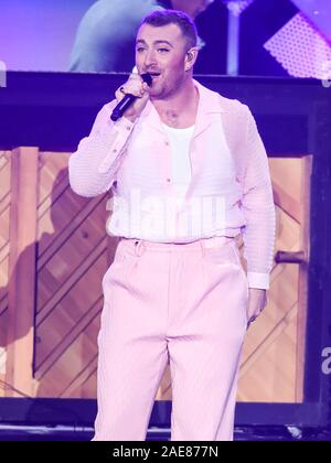 Inglewood, États-Unis. 07Th Dec, 2019. INGLEWOOD, LOS ANGELES, CALIFORNIE, USA - 06 décembre : la chanteuse Sam Smith fonctionne à 102.7 KIIS FM's Jingle Ball 2019 s'est tenue au Forum le 6 décembre 2019 à Inglewood, Los Angeles, Californie, États-Unis. (Photo par Xavier Collin/Image Crédit : Agence de Presse) L'agence de presse Image/Alamy Live News Banque D'Images