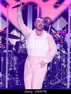 Inglewood, États-Unis. 07Th Dec, 2019. INGLEWOOD, LOS ANGELES, CALIFORNIE, USA - 06 décembre : la chanteuse Sam Smith fonctionne à 102.7 KIIS FM's Jingle Ball 2019 s'est tenue au Forum le 6 décembre 2019 à Inglewood, Los Angeles, Californie, États-Unis. (Photo par Xavier Collin/Image Crédit : Agence de Presse) L'agence de presse Image/Alamy Live News Banque D'Images