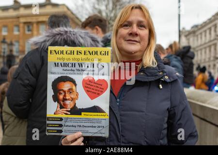 7 Décembre, 2019. Richmond Terrace, Londres. Un rassemblement à la suite d'une marche du Marble Arch, de Tashan Daniel qui a été assassiné sur son chemin à un arsenal match de football avec ses amis. Ils veulent mettre le message qu'il est maintenant temps pour le gouvernement et les communautés d'en faire plus et d'arrêter le crime du couteau. Penelope Barritt/Alamy Live News Banque D'Images