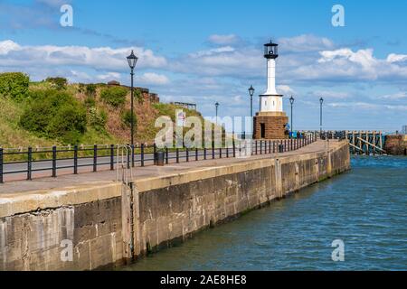 Maryport, Cumbria, Angleterre, Royaume-Uni - Mai 04, 2019 : l'ancien phare Maryport, vu de façon Salmoor Banque D'Images