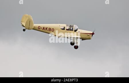 Miles M38 Messenger 2A (G-AKBO) à Duxford en suspension dans l'air Festival le 26 mai 2019 Banque D'Images