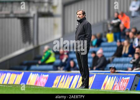 7 décembre 2019, Ewood Park, Blackburn, Angleterre ; Sky Bet Championship, les Blackburn Rovers v Derby County : Derby County Manager, Phillip Cocu dans la zone technique Crédit : Simon Whitehead/News Images Banque D'Images