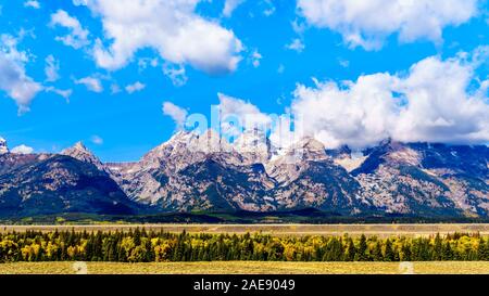 Panorama du milieu Grand Teton Teton, et Mt. Owen dans le centre de la chaîne Teton dans Grand Tetons National Park près de Jackson Hole, Wyoming, USA Banque D'Images