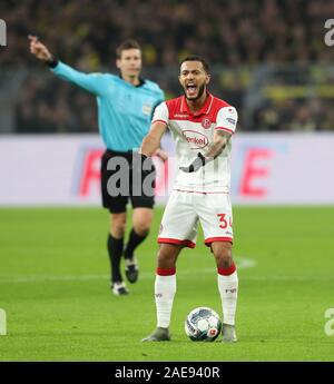 Dortmund, Allemagne. 07Th Dec 2019. firo : 07.12.2019, Football, 1.Bundesliga, la saison 2019/2020, BVB, Borussia Dortmund - Fortuna Düsseldorf 5 : 0 Lewis Baker, Fortuna, le geste d'utilisation dans le monde entier | Credit : dpa/Alamy Live News Banque D'Images