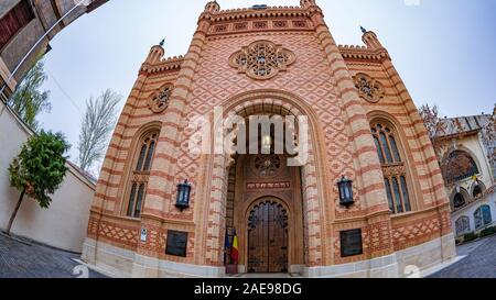 BUCAREST, ROUMANIE - 27 NOVEMBRE 2019 : extérieur de la synagogue Temple Choral, une copie de la grande synagogue de Vienne Leopoldstadt-Tempelgasse. Banque D'Images