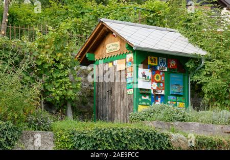 Celje, Slovénie - Juillet 30, 2019 : en bois décorés et colorés bee house Banque D'Images
