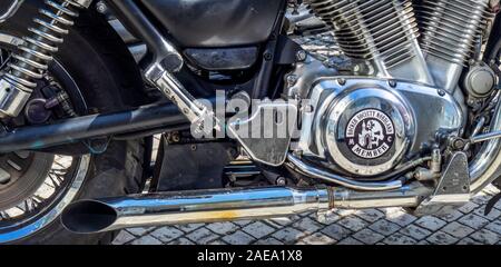 Plaque membre de la société de rocker MC Nordland sur une moto à Prague, République tchèque. Banque D'Images