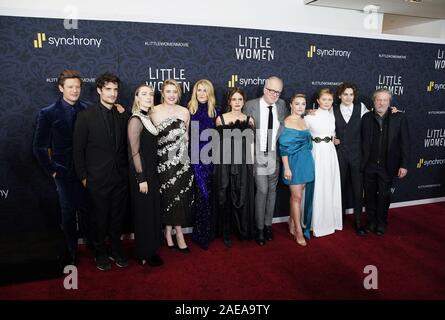 New York, USA. Le 08 mai 2019. James Norton, Louis Garrel, Saoirse Ronan, directeur Greta Gerwig, acteurs Laura Dern, Emma Watson, Tracy Letts, Florence Pugh, Eliza Scanlen Timothée Chalamet, et Chris Cooper arrivent sur le tapis rouge le 'Little Women' en première mondiale au Musée d'Art Moderne sur Décembre 07, 2019 à New York. Photo de John Angelillo/UPI UPI : Crédit/Alamy Live News Banque D'Images