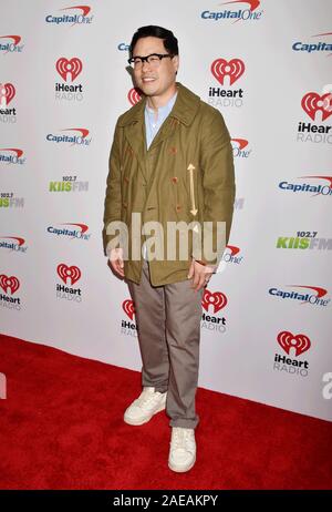 INGLEWOOD, CA - 06 DÉCEMBRE : Randall Park assiste à 102.7 KIIS FM's Jingle Ball 2019 présentée par Capital One au Forum le 6 décembre 2019 à Los Angeles, Californie. Banque D'Images