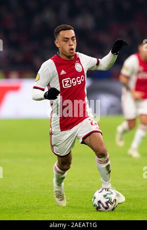 AMSTERDAM , 06-12-2019 , JohanCruyff Arena , de l'Eredivisie néerlandaise Football la saison 2019 / 2020 . Sergino Dest lors du match Ajax - Willem II Banque D'Images