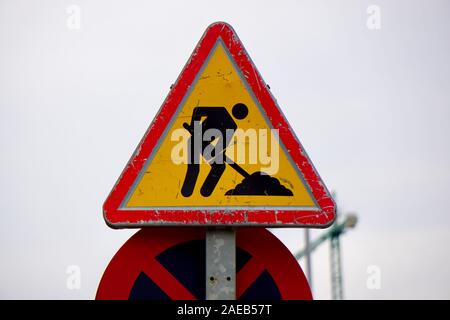 Feux de circulation des travailleurs sur la route sur la rue dans la ville de Bilbao Espagne Banque D'Images