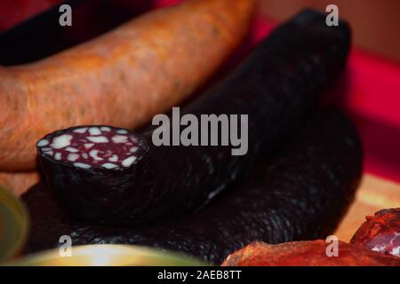 Spécialité allemande boudin noir macro, close-up de boudin noir ou boudin sur market Banque D'Images