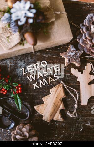Zéro déchets Texte de Noël et de décoration en bois Banque D'Images