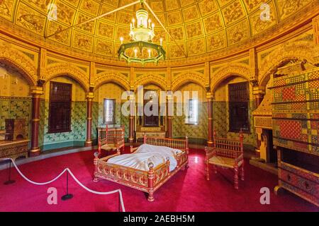 Les murs et plafonds de couleurs et décorations dans la chambre de lady Bute à Castell Coch, Tongwynlais, Cardiff, Pays de Galles, Royaume-Uni Banque D'Images