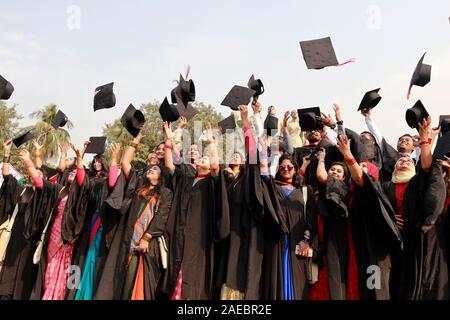 Dhaka, Bangladesh - 08 Décembre, 2019 : préparation de l'étudiant pour la 51ème Assemblée de l'Université de Dhaka (DU) aura lieu 6e à l'Educat Banque D'Images