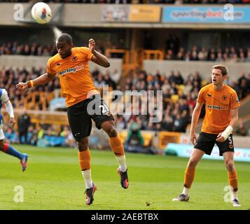 10 mars 2012. Soccer - Football Premiership - Wolverhampton Wanderers contre Blackburn Rovers. Sébastien Bassong chefs claire pour les loups Photographe : Paul Roberts/Oneuptop/Alamy. Banque D'Images