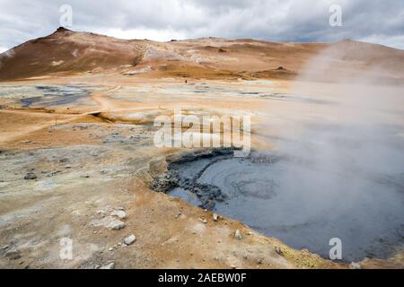 Dans la zone géothermique de Namaskard, Islande. Banque D'Images