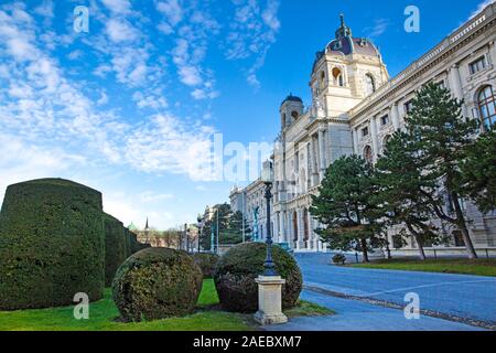 Maria Theresa square, Musée de l'histoire de l'Art (Kunsthistorisches Museum) à Vienne, Autriche. Ciel bleu 24. Banque D'Images