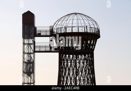 Shukhova Water Tower à Boukhara qui a été construit en 1927 et est maintenant une attraction touristique Banque D'Images