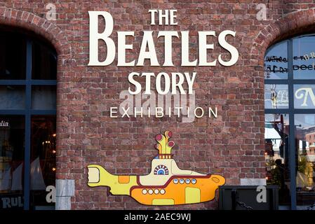 LIVERPOOL, UK-16 Mai,2015;le Beatles Story, signe d'exposition à l'Albert Dock, Liverpool, Royaume-Uni. Une attraction touristique populaire. Banque D'Images