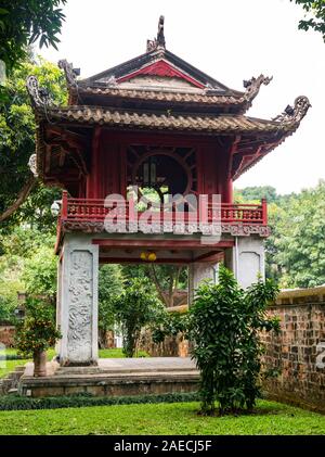 Ou pagode Khue Van pavilion en Temple de la littérature, Hanoï, Vietnam, Asie du sud-est Banque D'Images