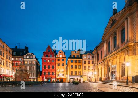 Stockholm, Suède. Le célèbre Vieux maisons colorées, l'Académie suédoise et Musée Nobel dans la vieille place Stortorget à Gamla Stan. Des sites célèbres et populaires P Banque D'Images