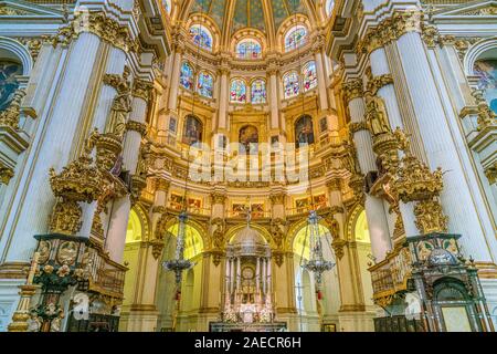 Majestueux autel principal dans "Notre Dame de l'Assomption dans la Cathédrale de Grenade. Andalousie, Espagne, juin-03-2019 Banque D'Images